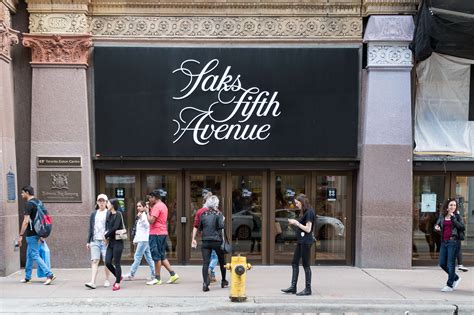 saks fifth avenue online shopping.